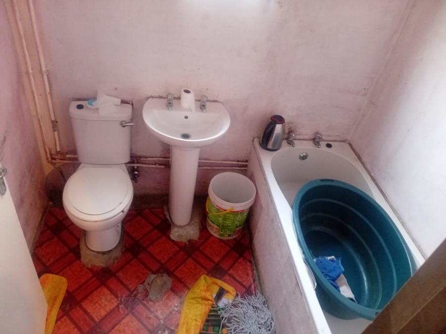 2 Bedroom Property for Sale in Kwanonqaba Western Cape